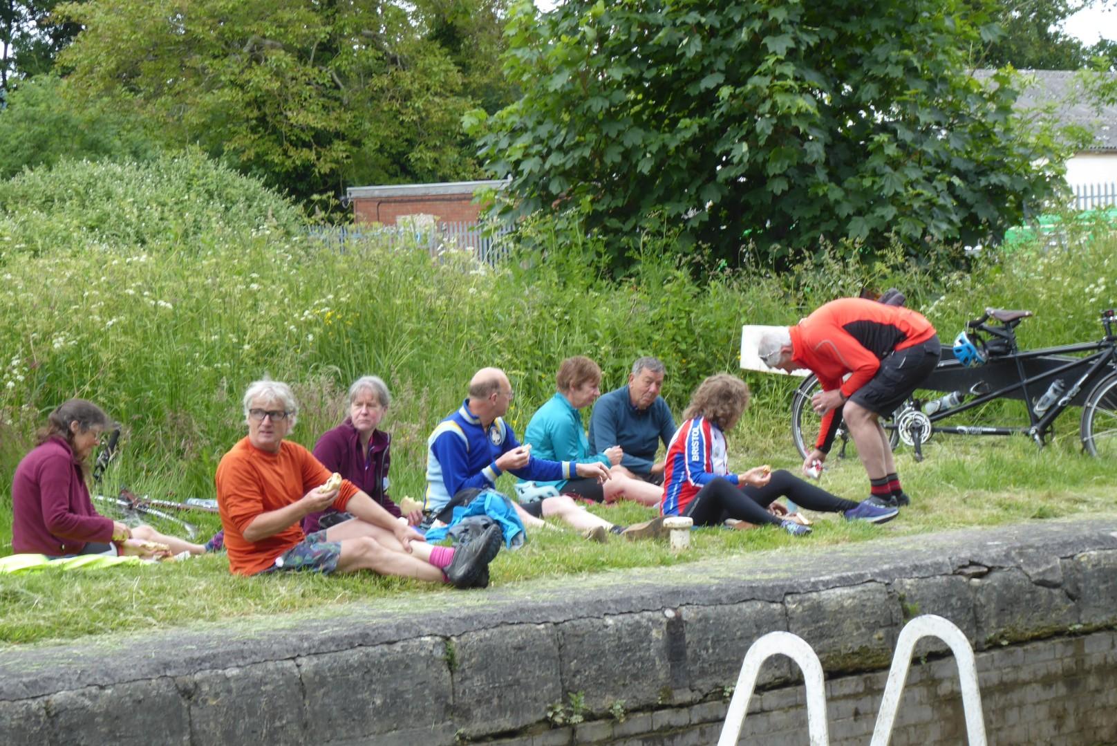 Picnic at Caen Hill Locks